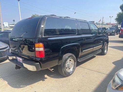 Photo 4 of 19 of 2001 Chevrolet Suburban LT