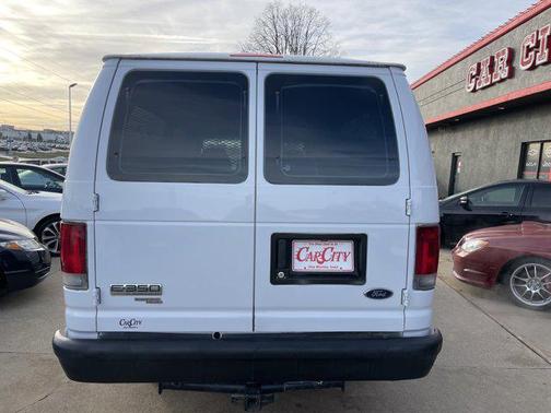 2008 Ford E350 Super Duty XL Wagon