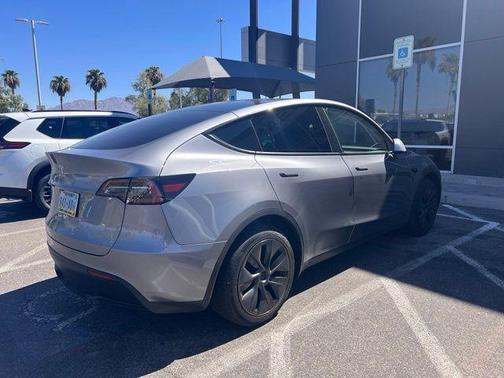 Gray 2025 Tesla Model Y Long Range
