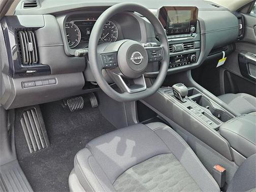 2025 Nissan Pathfinder S
