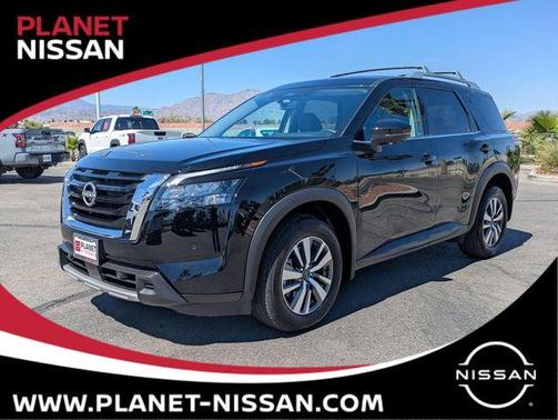 Super Black 2025 Nissan Pathfinder SL