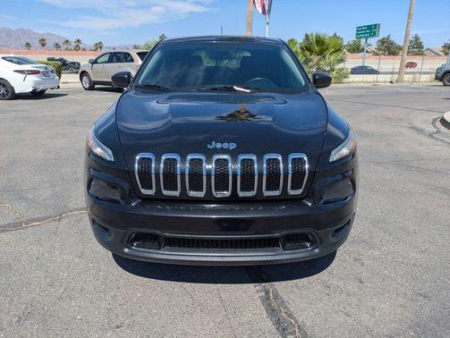 Brilliant Black Crystal Pearlcoat 2016 Jeep Cherokee Sport