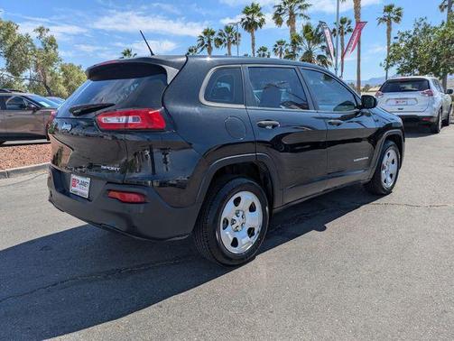 Brilliant Black Crystal Pearlcoat 2016 Jeep Cherokee Sport