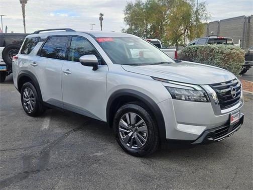 2025 Nissan Pathfinder SV