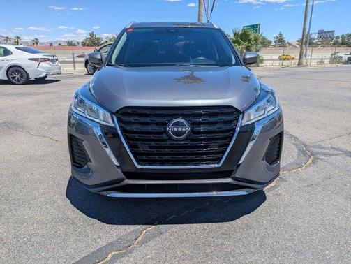 Gun Metallic 2022 Nissan Kicks SV