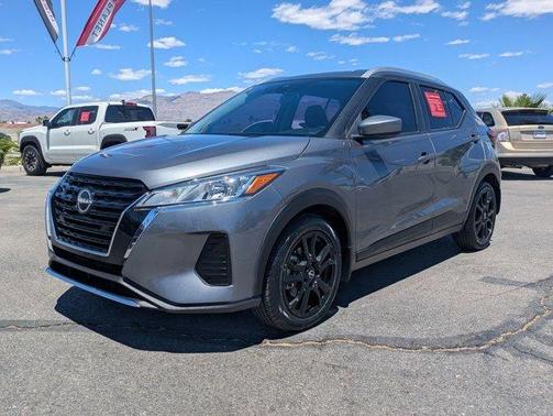 Gun Metallic 2022 Nissan Kicks SV