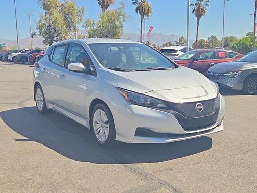 Brilliant Silver Metallic 2025 Nissan Leaf S