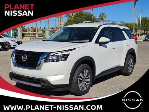 2025 Nissan Pathfinder SL