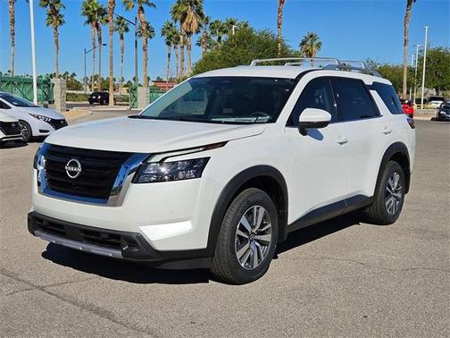 2025 Nissan Pathfinder SL