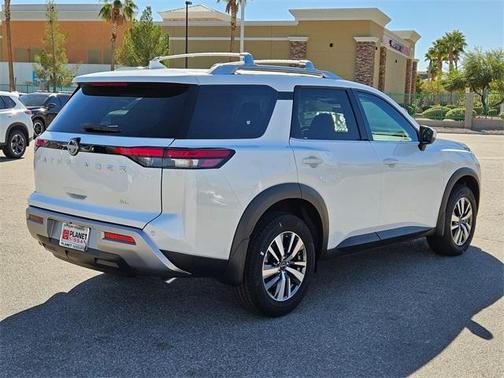 2025 Nissan Pathfinder SL