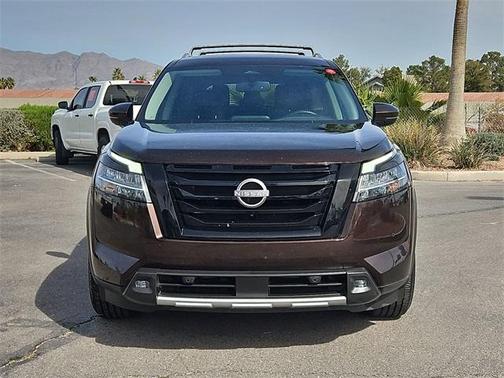 2022 Nissan Pathfinder SL