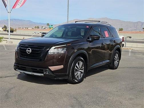 2022 Nissan Pathfinder SL