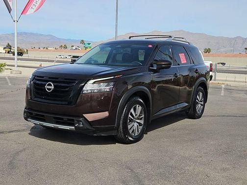 2022 Nissan Pathfinder SL