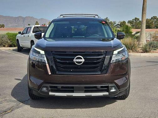 2022 Nissan Pathfinder SL