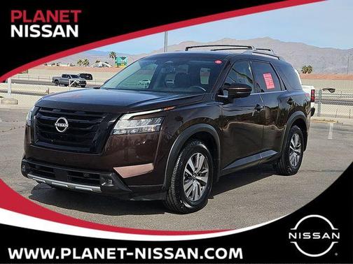 2022 Nissan Pathfinder SL