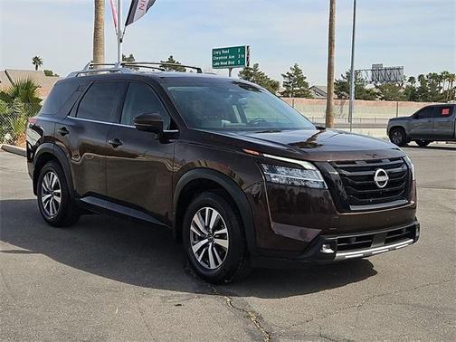 2022 Nissan Pathfinder SL