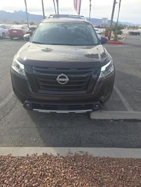 2022 Nissan Pathfinder SL