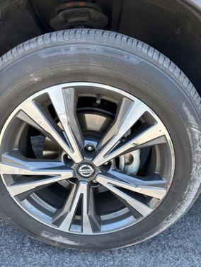 Magnetic Black 2019 Nissan Rogue SV