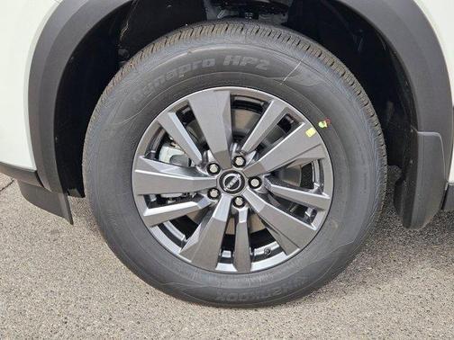 2025 Nissan Pathfinder S