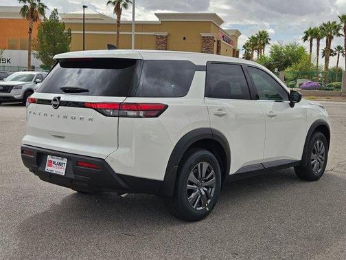2025 Nissan Pathfinder S