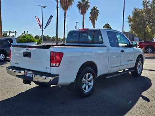2014 Nissan Titan SV