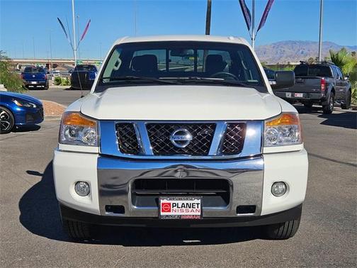 2014 Nissan Titan SV