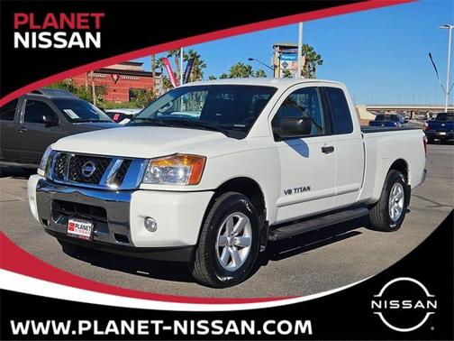 2014 Nissan Titan SV