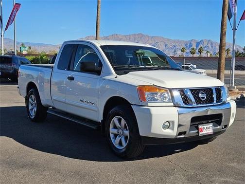 2014 Nissan Titan SV