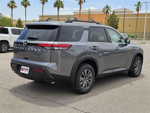 2025 Nissan Pathfinder SV