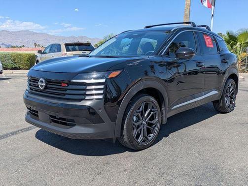 Super Black 2025 Nissan Kicks SR