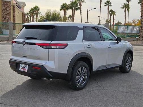 2025 Nissan Pathfinder S