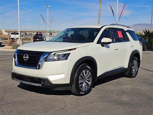 2023 Nissan Pathfinder SL