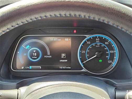 2022 Nissan Leaf SV