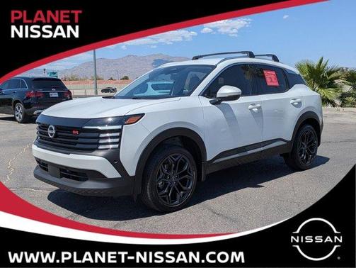 Aspen White Tri 2025 Nissan Kicks SR