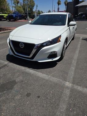 Glacier White 2022 Nissan Altima 2.5 S