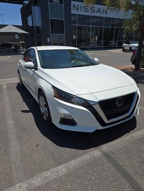 Glacier White 2022 Nissan Altima 2.5 S