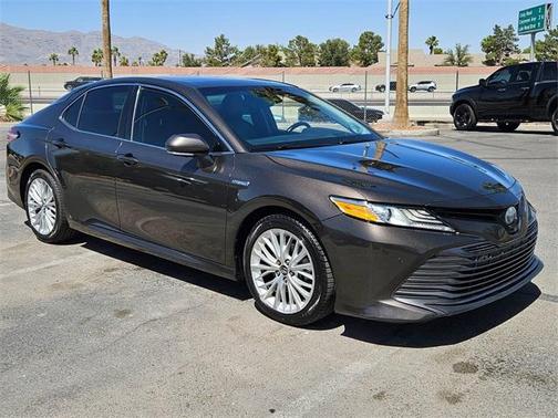 2018 Toyota Camry Hybrid XLE
