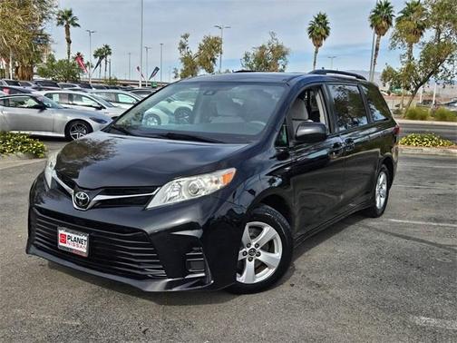 2019 Toyota Sienna LE