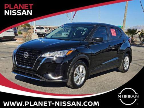 Super Black 2025 Nissan Kicks Play S