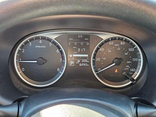 Super Black 2025 Nissan Kicks Play S