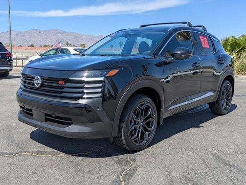 Super Black 2025 Nissan Kicks SR