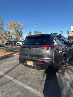 2022 Nissan Pathfinder Platinum
