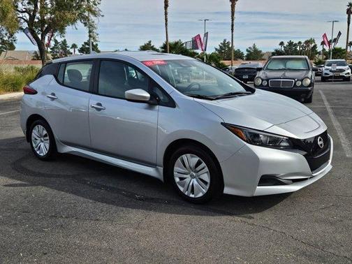 2025 Nissan Leaf S