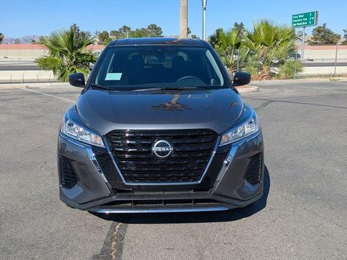 Gun Metallic 2025 Nissan Kicks Play S