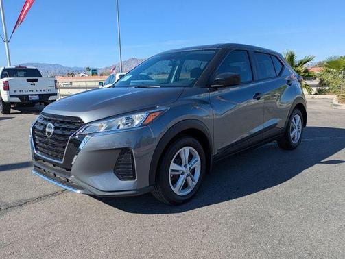 Gun Metallic 2025 Nissan Kicks Play S