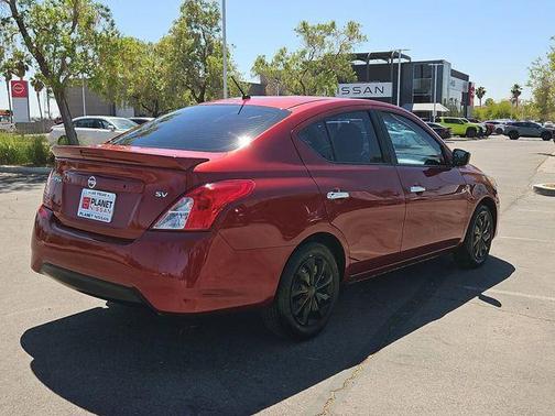 Cayenne Red 2017 Nissan Versa 1.6 SV