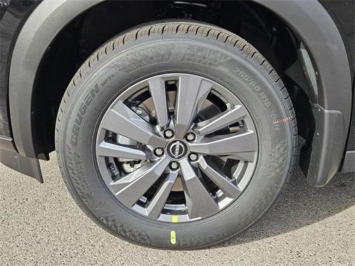 2025 Nissan Pathfinder S