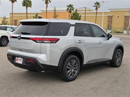 2025 Nissan Pathfinder S