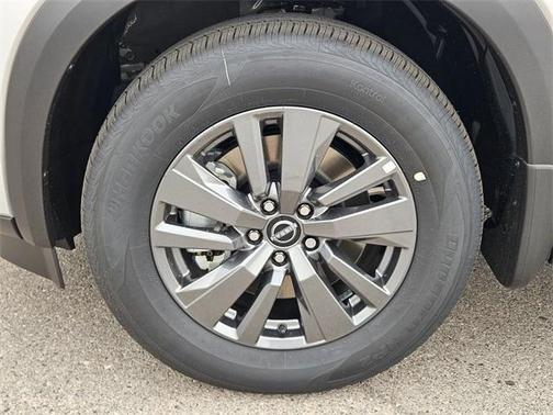 2025 Nissan Pathfinder S