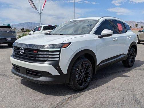 Aspen White Tri 2025 Nissan Kicks SR